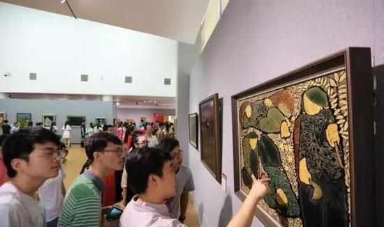 南昌舉辦歷屆全國(guó)美展江西優(yōu)秀漆畫(huà)展(圖3)